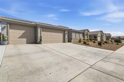 4686 E Old West Rd, Kingman, AZ 86401