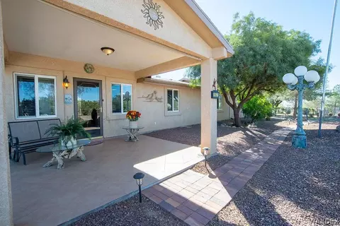 152 S Houck Rd, Golden Valley, AZ 86413