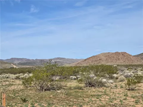001 N Kanyr Rd, Dolan Springs, AZ 86441