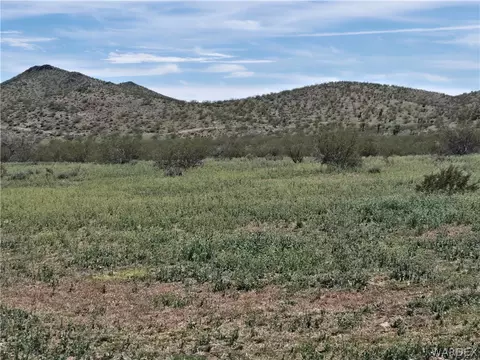 002 N Kanyr Rd, Dolan Springs, AZ 86441
