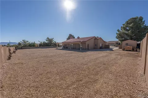 Exterior - 1163 E Cactus Valley Dr, Kingman, AZ 86409 photo 8 of 11