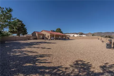 Exterior - 1163 E Cactus Valley Dr, Kingman, AZ 86409 photo 6 of 11