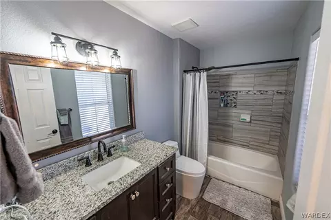 Bath - 1163 E Cactus Valley Dr, Kingman, AZ 86409 photo 3 of 3