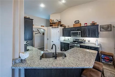 Kitchen - 1163 E Cactus Valley Dr, Kingman, AZ 86409 photo 2 of 5