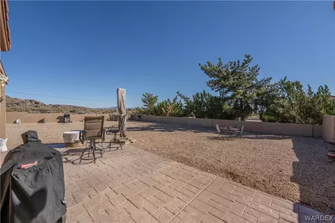 Exterior - 1163 E Cactus Valley Dr, Kingman, AZ 86409 photo 4 of 11