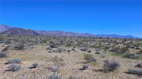 208-21 S 166 S Akchin Rd, Yucca, AZ 86438