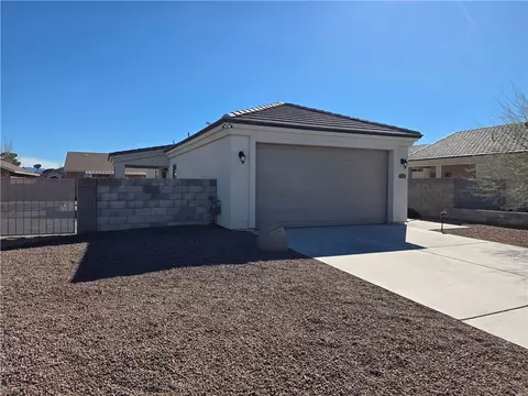 Exterior - 3298 E Coarra Dr, Kingman, AZ 86409 photo 5 of 14