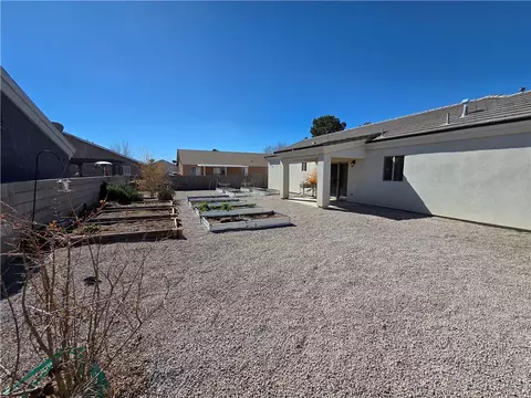 Exterior - 3298 E Coarra Dr, Kingman, AZ 86409 photo 10 of 14