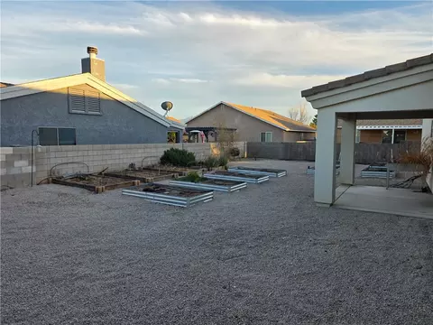 Exterior - 3298 E Coarra Dr, Kingman, AZ 86409 photo 8 of 14