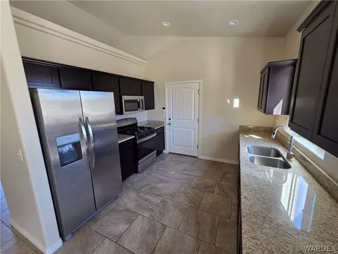 Kitchen - 3298 E Coarra Dr, Kingman, AZ 86409 photo 1 of 3