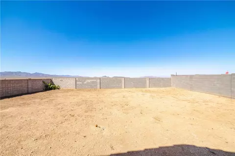 Exterior - 3677 E Koval Dr, Kingman, AZ 86409 photo 12 of 17