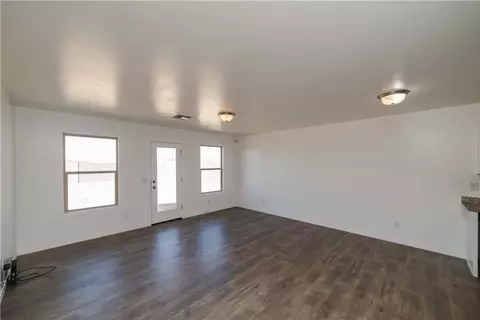 Living - 3677 E Koval Dr, Kingman, AZ 86409 photo 3 of 4