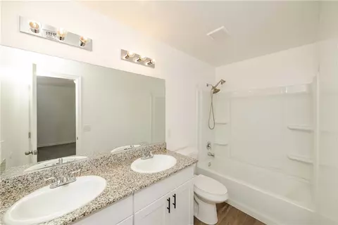 Bath - 3677 E Koval Dr, Kingman, AZ 86409 photo 1 of 2