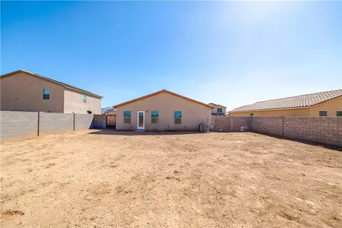 Exterior - 3677 E Koval Dr, Kingman, AZ 86409 photo 15 of 17
