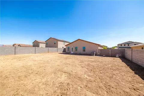 Exterior - 3677 E Koval Dr, Kingman, AZ 86409 photo 14 of 17