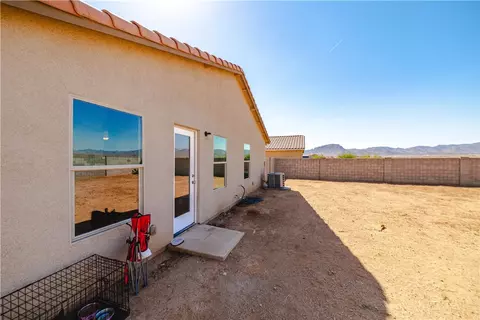 Exterior - 3677 E Koval Dr, Kingman, AZ 86409 photo 9 of 17