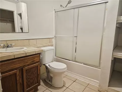 Bath - 3595 E Warbler Ln, Kingman, AZ 86409 photo 2 of 2
