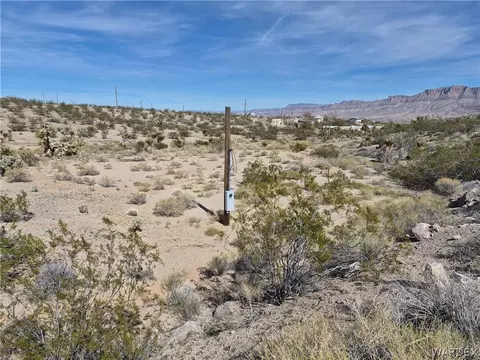 835 W Hualapai Creek Dr, Meadview, AZ 86444