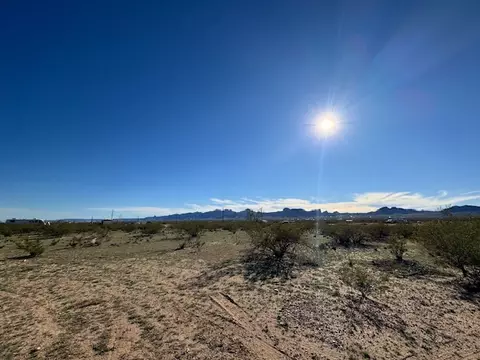306-15 S 147 S Davis St, Golden Valley, AZ 86413