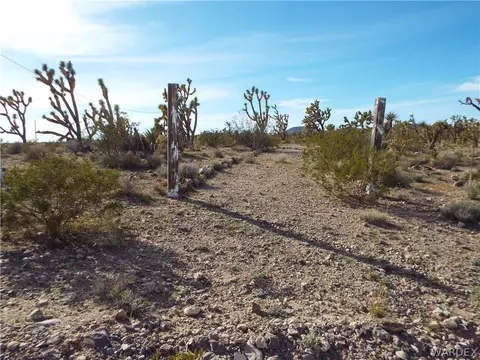 18001 N Lost Mine Dr, Dolan Springs, AZ 86441