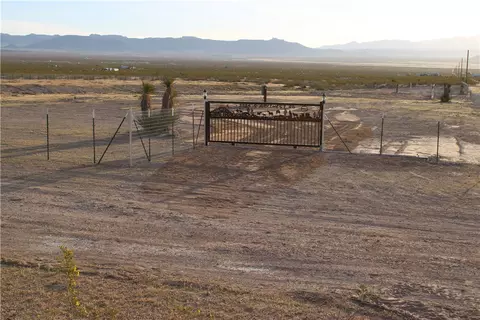 3224 S Amythest Rd, Golden Valley, AZ 86413