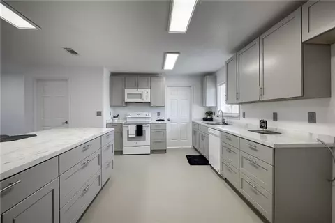 Kitchen - 4892 Tule Dr, Topock, AZ 86436 photo 4 of 8