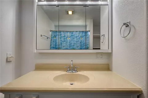 Bath - 4892 Tule Dr, Topock, AZ 86436 photo 9 of 12