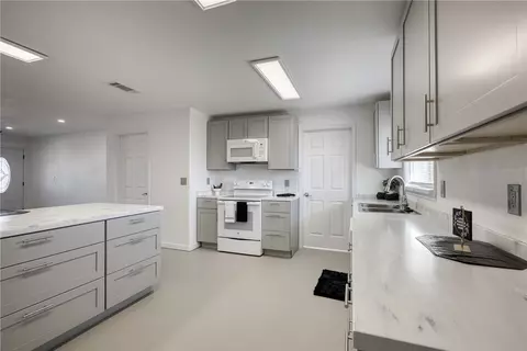 Kitchen - 4892 Tule Dr, Topock, AZ 86436 photo 8 of 8