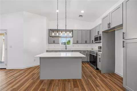 Kitchen - 3541 E Northern Ave, Kingman, AZ 86409 photo 2 of 2