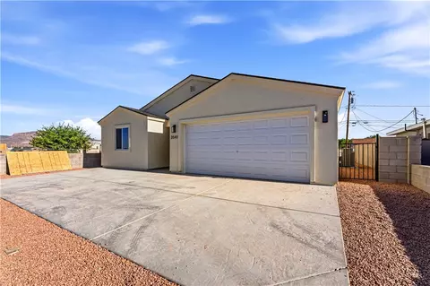 Exterior - 3541 E Northern Ave, Kingman, AZ 86409 photo 2 of 9