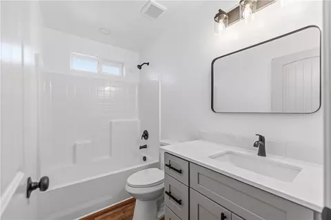 Bath - 3541 E Northern Ave, Kingman, AZ 86409 photo 2 of 2