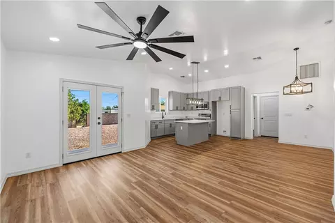 Living - 3541 E Northern Ave, Kingman, AZ 86409 photo 1 of 2
