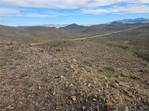 9717 Stockton Hill Rd, Kingman, AZ 86409
