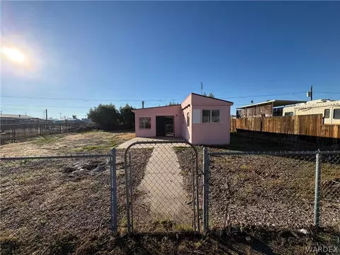 956 Coral Reef Dr, Bullhead City, AZ 86442