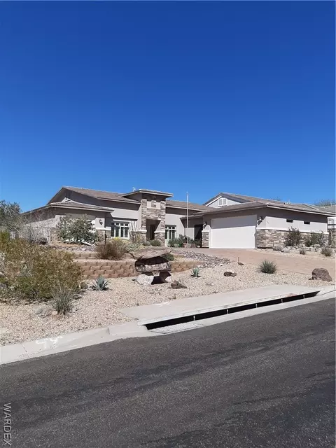 2525 Trade Wind Dr, Bullhead City, AZ 86442