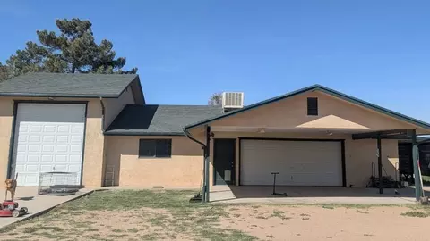 3910 N Rainbow Dr, Kingman, AZ 86409