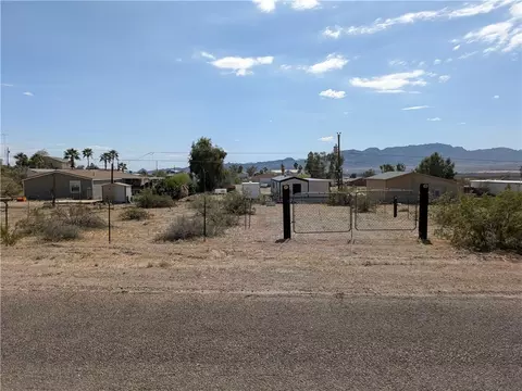 4610 E Kayenta Dr, Topock, AZ 86436
