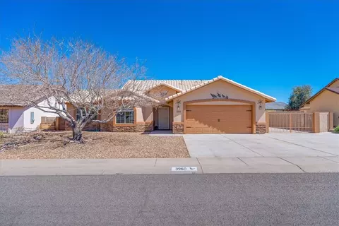 3960 N Diamond Dr, Kingman, AZ 86409