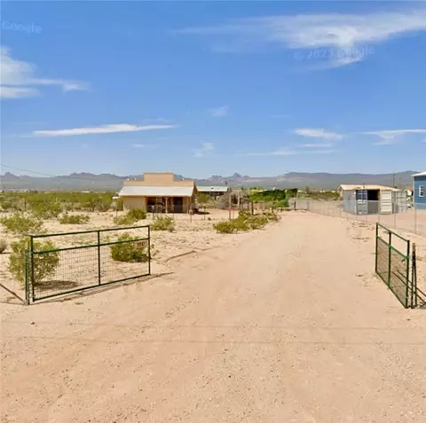 3587 N Horse Mesa Rd, Golden Valley, AZ 86413