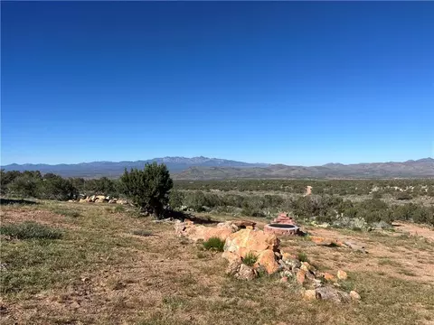 10 E Stagecoach Well Dr, Kingman, AZ 86401