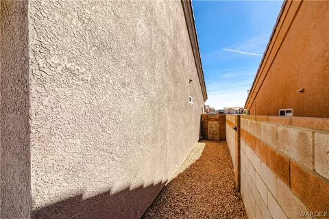Exterior - 3391 Amanda Ave, Kingman, AZ 86401 photo 7 of 20