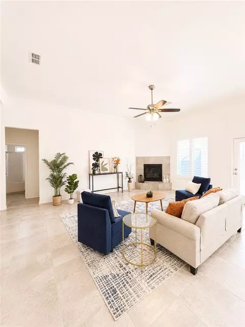 Living - 3391 Amanda Ave, Kingman, AZ 86401 photo 3 of 4
