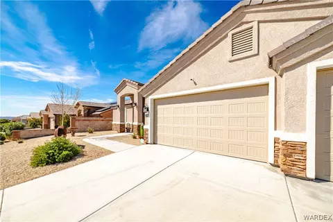 Exterior - 3391 Amanda Ave, Kingman, AZ 86401 photo 15 of 20