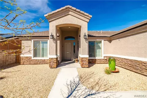 Exterior - 3391 Amanda Ave, Kingman, AZ 86401 photo 13 of 20