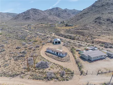 4290 N Smoketree Rd, Golden Valley, AZ 86413