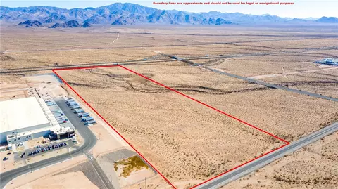000 S Apache Rd, Golden Valley, AZ 86413