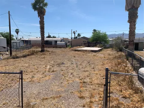 1899 Hualapai Dr, Bullhead City, AZ 86442