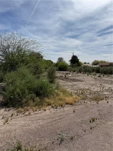 10580 S Tropics Rd, Mohave Valley, AZ 86440
