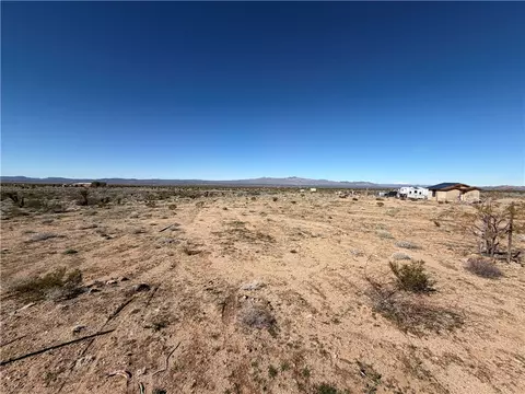 . N Hualapai Dr, Dolan Springs, AZ 86441