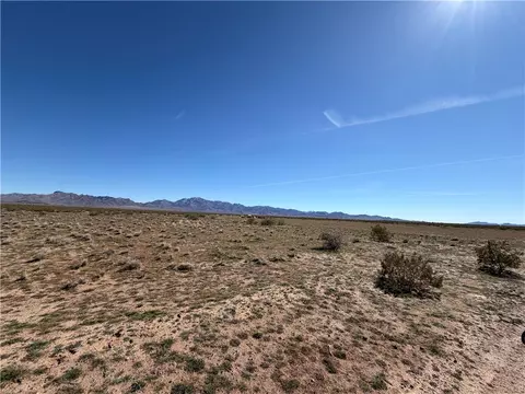 . N Calico Dr, Dolan Springs, AZ 86441